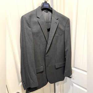 Saddlebred Grey Suit size 42R jacket, 34 x 30 pants
